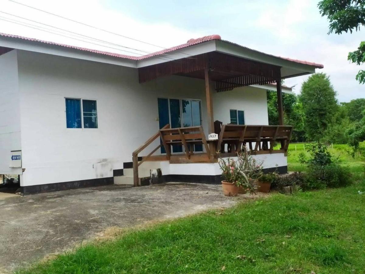 Mae Chaem Hotel And Resort Exterior photo