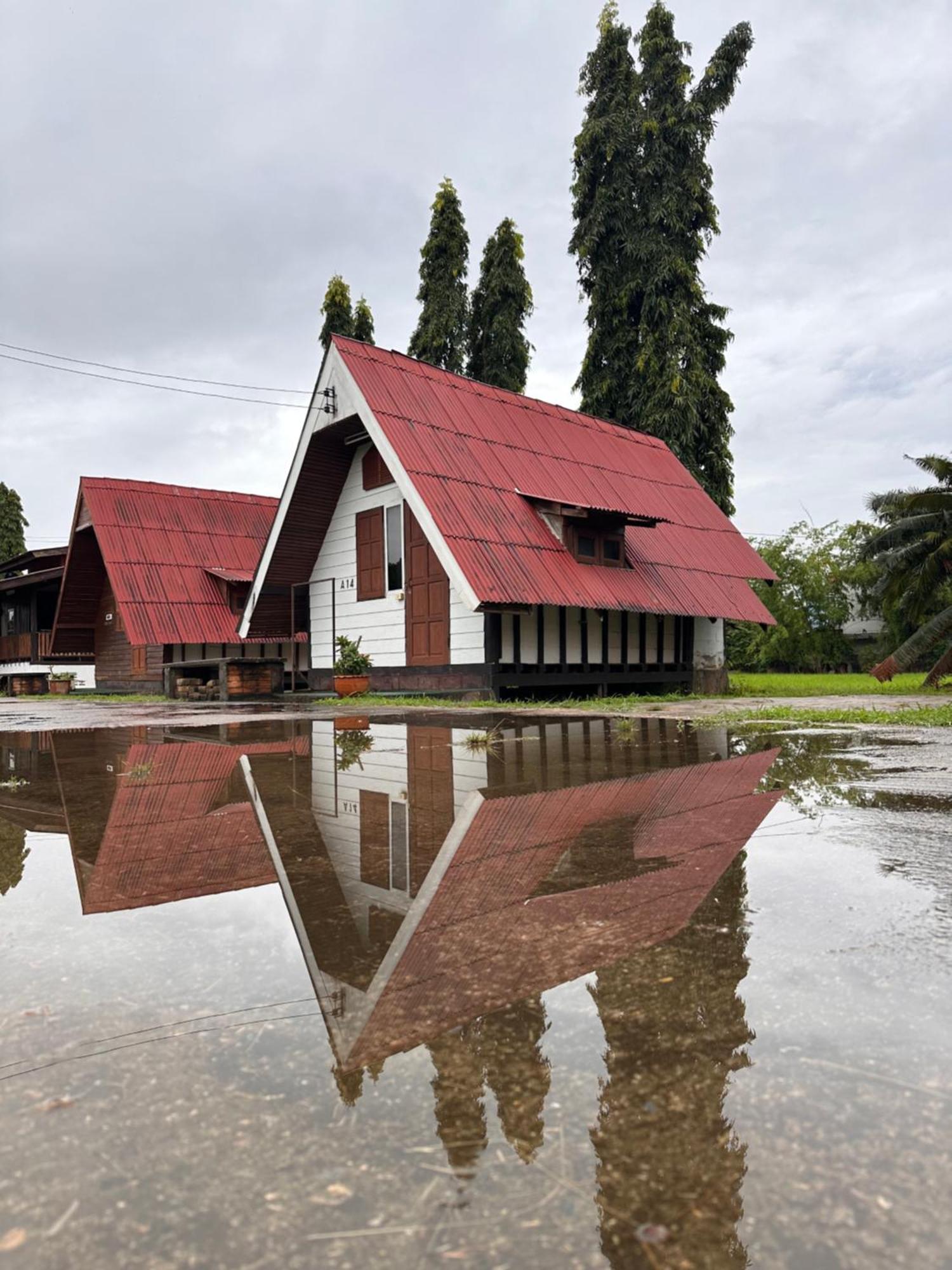 Mae Chaem Hotel And Resort Exterior photo